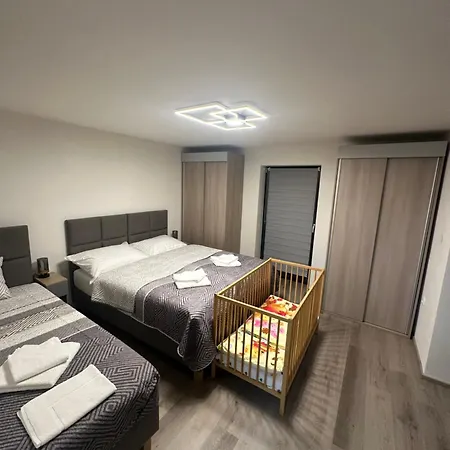 Krymlov Apartment Oleska